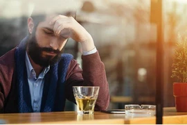 Người bị bệnh tiểu đường uống rượu, chuyện gì sẽ xảy ra?