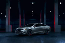 Top 4 mẫu sedan hạng trung nhiều công nghệ, giá rẻ 