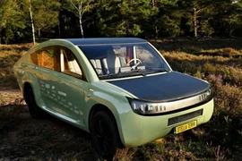 Xuất hiện ô tô chạy bằng năng lượng mặt trời với phạm vi 1.000 km