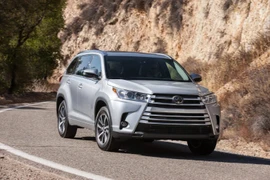 3 mẫu SUV cỡ trung đã qua sử dụng nhiều công nghệ giá dưới 610 triệu đồng