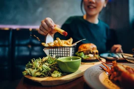 Thực hiện những mẹo này để ngừng tiêu thụ đồ ăn vặt