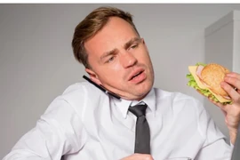 5 mẹo giảm cân đơn giản cho người làm việc ở văn phòng