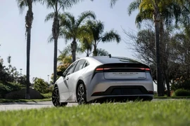 Khoảng 211.000 xe Toyota Prius trên toàn thế giới bị lỗi cửa sau có thể tự mở khi lái xe