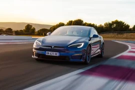 Tesla bất ngờ giảm giá xe để chống lại sự sụt giảm doanh số bán xe điện