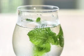 5 lợi ích sức khỏe đáng kinh ngạc của việc uống nước bạc hà