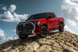 Toyota thu hồi xe bán tải Tundra và Lexus LX vì nghi có mảnh vụn trong động cơ