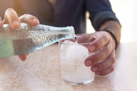 Nước có ga có lợi hay có hại cho sức khỏe?