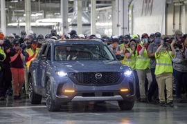 Ra mắt Mazda CX-50 hybrid 2025 phiên bản cao cấp nhất có giá 850 triệu đồng