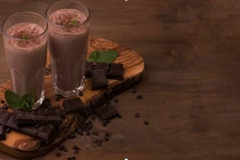 Sữa sô cô la có thể thay thế đồ uống thể thao sau khi tập thể dục không?
