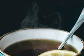 Uống trà đen mỗi ngày: lợi ích bất ngờ cho sức khỏe