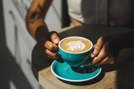 Uống cà phê: Lợi và hại bất ngờ bạn chưa biết