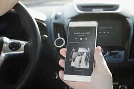 Khắc phục tình trạng nhạc tự phát trên ô tô khi kết nối Bluetooth điện thoại