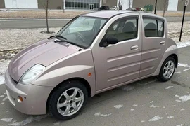 Khám phá Toyota WiLL Vi 2000: Chiếc xe kỳ lạ của Toyota