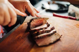 Lợi ích và rủi ro của chế độ ăn nhiều thịt