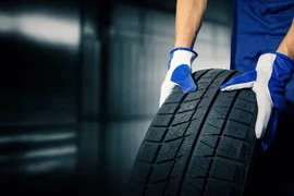 Những dấu hiệu cảnh báo cần thay lốp xe ô tô mới ngay lập tức