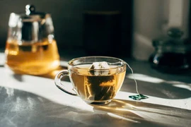 Uống trà xanh có thể giúp kiểm soát cholesterol?