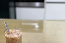 7 mẹo hạ nhiệt cơ thể bị 'sốc' caffeine