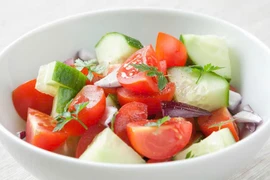 Những thực phẩm giúp cung cấp nước hiệu quả hơn cả nước lọc trong mùa nóng