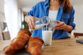 7 sai lầm khi tin rằng sữa tươi bổ hơn sữa tiệt trùng