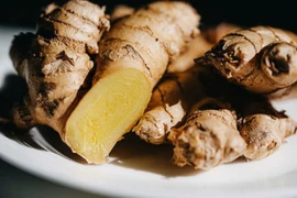 Gừng hỗ trợ giảm cholesterol, hạ đường huyết và kiểm soát huyết áp ra sao?