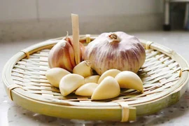 Điều bất ngờ xảy ra với cơ thể nếu bạn ăn một tép tỏi mỗi đêm