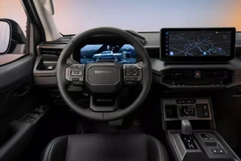 Xe điện lội nước 700 mm: Toyota Hilux mới có phải 'cứu tinh' mùa triều cường?