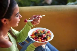 Sai lầm khi ăn vặt khiến đường huyết tăng vọt và nhanh tăng cân