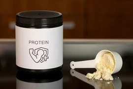 5 rủi ro sức khỏe khi cơ thể thừa protein