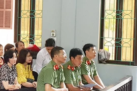 Vụ tiền không đủ chuẩn lưu thông: Triệu tập 3 điều tra viên