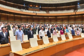 Quốc hội tưởng niệm chiến sĩ, đồng bào tử nạn do bão lũ