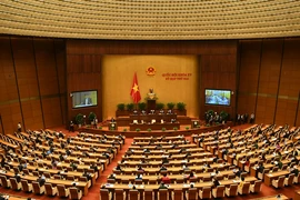 Quốc hội mặc niệm đồng bào tử vong, cán bộ, chiến sĩ hy sinh do COVID
