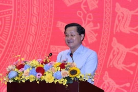 Tiếp tục nghiên cứu giảm thuế cho xăng, dầu