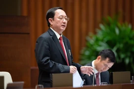 ĐBQH: 'Nghiên cứu khoa học còn cất ngăn tủ'