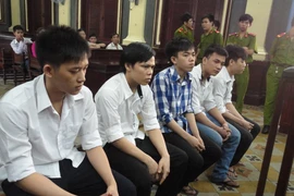 Ngồi tâm sự chỗ vắng, bị đâm chết