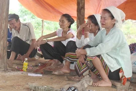5 người thương vong, nghi tự sát bằng mìn