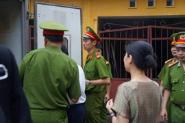 Tình vợ chồng Dương Chí Dũng khi trải qua cơn “sóng gió”