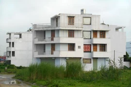 Đại gia chán ở villa vì “làm hết hơi cho ôsin hưởng“