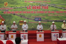 Hơn 348 tỉ đồng xây dựng cầu vượt nút giao với đường sắt Bắc-Nam