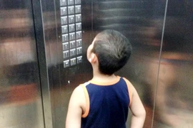 Chỉ ở Hà Nội: Thang máy thành phòng ăn, toilet