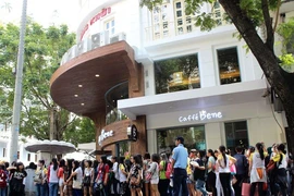 "Náo động" vì quán cà phê Hàn Quốc khai trương