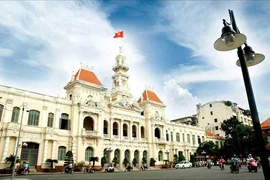 Chủ tịch UBND TPHCM giao quyền xử phạt, cưỡng chế vi phạm hành chính 