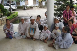 Vụ mẹ con sản phụ tử vong: Không cứu con vì lo cứu mẹ