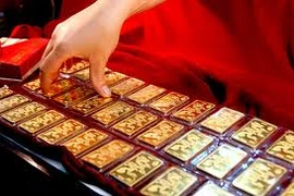 Mua bán vàng miếng trái phép bị phạt đến 500 triệu đồng
