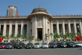 Từ 15-1-2015: Chính thức thu phí rút tiền mặt qua tài khoản tại NHNN