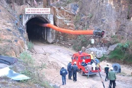 Bộ trưởng Bộ Xây dựng chỉ đạo cứu hộ vụ sập hầm thủy điện