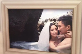 Lộ ảnh cưới bán nude lãng mạn của Lâm Y Thần 