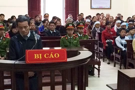 Hàng xóm đâm chết nhau vì 1 bao xi măng