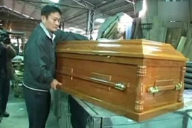 Những kiểu thưởng Tết lạ đời của sếp gây sốc nhân viên