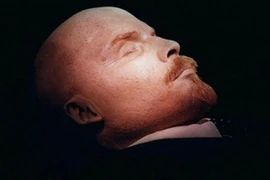 Bí mật trong quy trình bảo quản thi hài Lenin