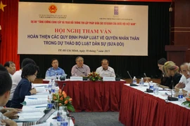 Sửa BLDS: ‘Cho phép chuyển đổi giới tính’